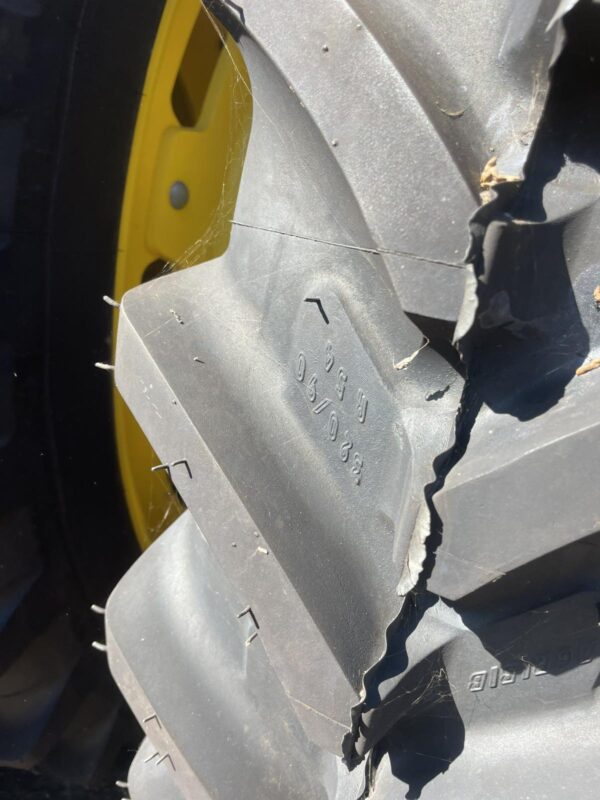 Комплект тесни гуми MICHELIN AGRIBIB с джанти за John Deere 8R - Image 3